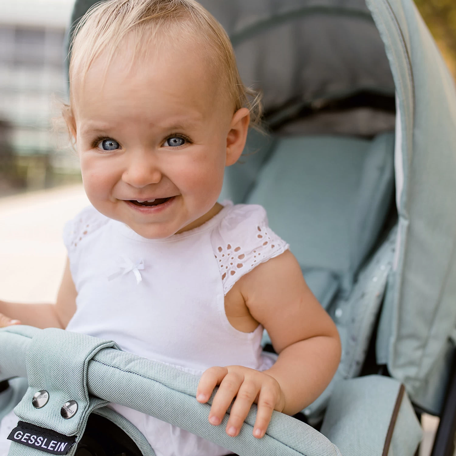 Kombi Kinderwagen F4 Air+ Inkl. C2 Kompakt-Tragetasche, Gestell Schwarz/tab... 2 Kombi Kinderwagen F4 Air+ Inkl. C2 Kompakt-Tragetasche, Gestell Schwarz/tab... – Bild 2