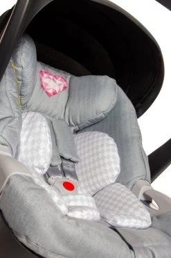 Babyschale "Coco I-Size" - Sarah Harrison HEART 11 Babyschale "Coco I-Size" - Sarah Harrison HEART -BabyTraum Deutschland Verkaufs-Shop osann babyschale coco i size sarah harrison heart 4