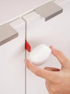 Reer 2er-Set: Schrankschlösser In Weiß -BabyTraum Deutschland Verkaufs-Shop reer 2er set schrankschlosser in weiss 7