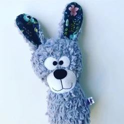 Rassel "Hase Doris Dampf" In Lila/Blau -BabyTraum Deutschland Verkaufs-Shop trudchens welt rassel hase doris dampf in lila blau 2