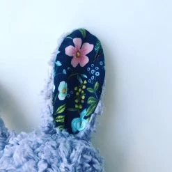 Rassel "Hase Doris Dampf" In Lila/Blau -BabyTraum Deutschland Verkaufs-Shop trudchens welt rassel hase doris dampf in lila blau 4